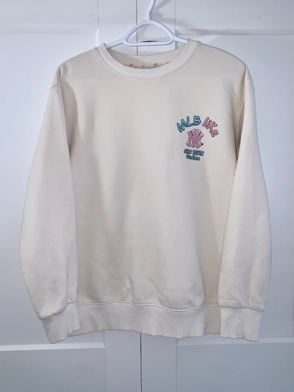MLB NEW YORK YANKEE LIKE SWEATSHIRT CREAM SIZE S
